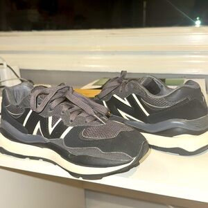 NEW BALANCE 57/40 SNEAKS